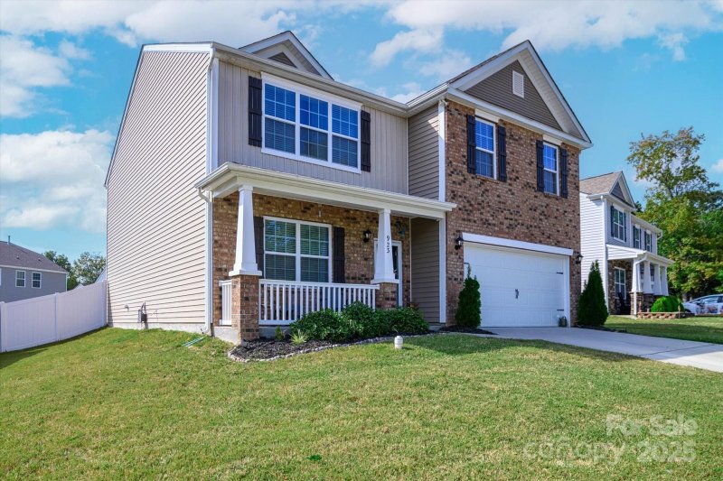 Property image 3 of 923 Elliott Road in Sutton Farms, Charlotte, NC 28216