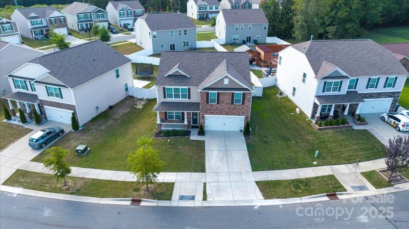 Property image 5 of 923 Elliott Road in Sutton Farms, Charlotte, NC 28216