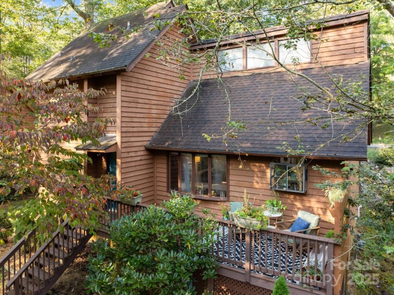 Property image 2 of 70 N Garden Court in Wildwood Gardens, Fletcher, NC 28732