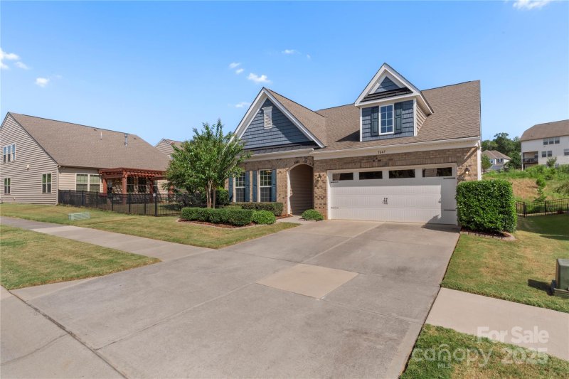 Property image 5 of 1647 Sassafras Court in Waterside at the Catawba, Fort Mill, SC 29715