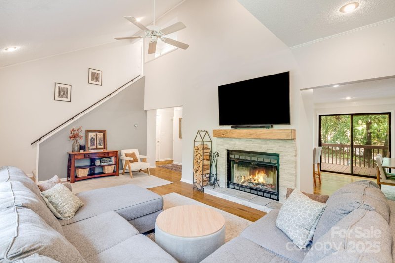 Property image 3 of 25 Lovebird Lane in Ashebrook Estates, Candler, NC 28715