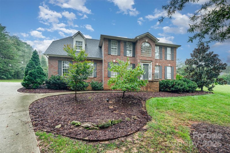 Property image 2 of 500 Yorkfield Drive in Johnsfield, Shelby, NC 28150