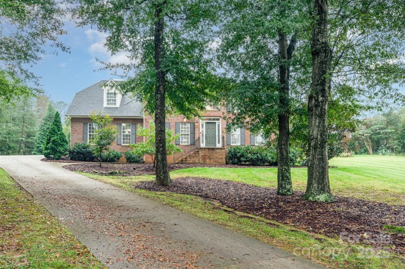 Property image 3 of 500 Yorkfield Drive in Johnsfield, Shelby, NC 28150
