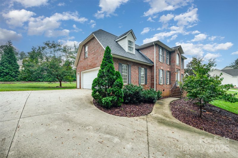 Property image 5 of 500 Yorkfield Drive in Johnsfield, Shelby, NC 28150