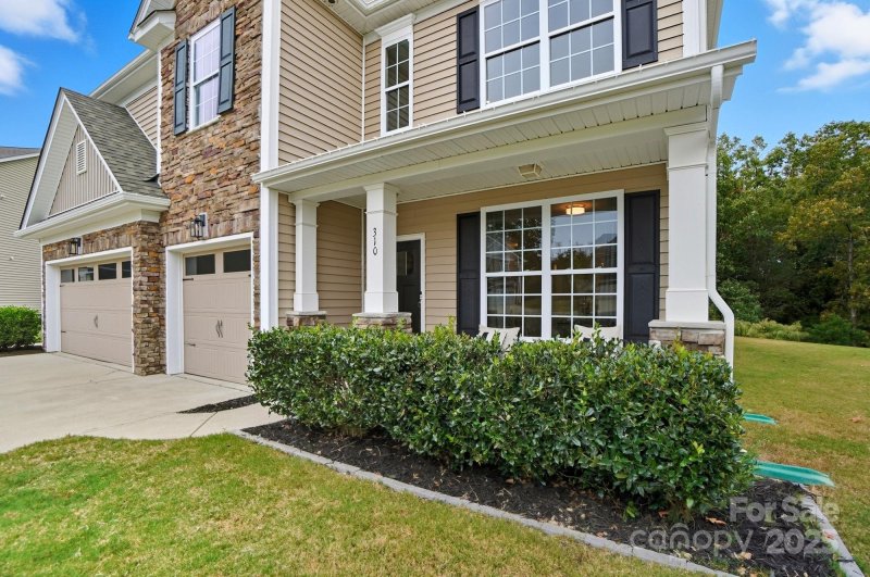 Property image 3 of 310 Annatto Way in Lake Ridge, Fort Mill, SC 29708