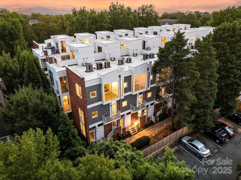 Property image 2 of 275 Mcdonald Avenue in Dilworth, Charlotte, NC 28203