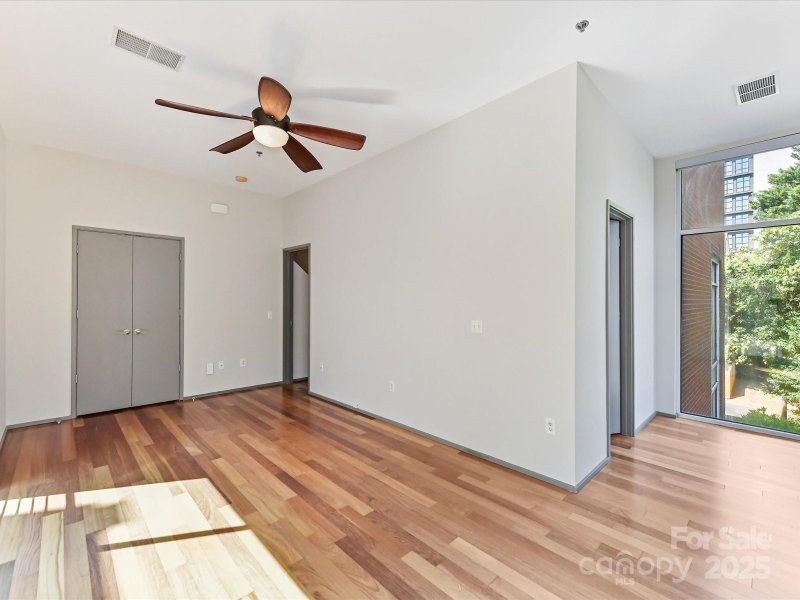 Property image 5 of 275 Mcdonald Avenue in Dilworth, Charlotte, NC 28203