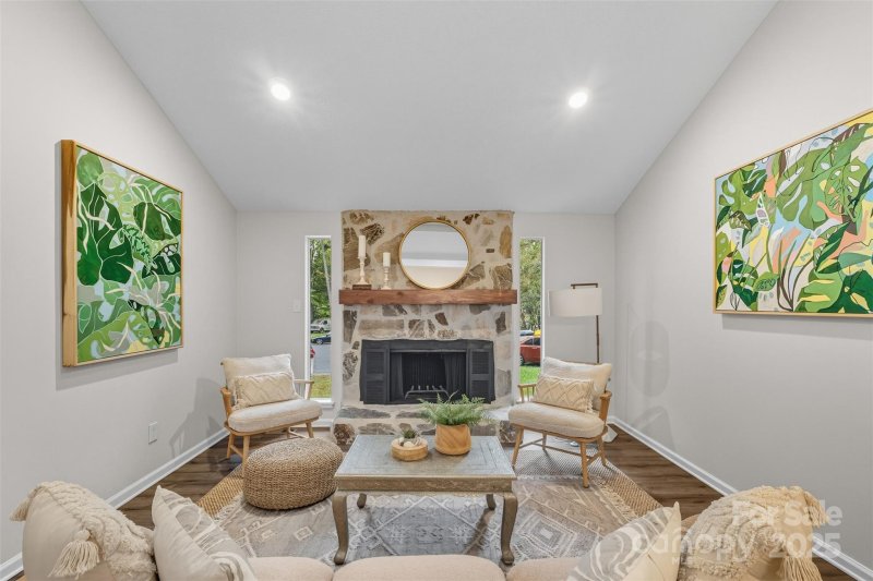 Property image 4 of 7705 Stone Canyon Lane in Rolling Oaks, Charlotte, NC 28227