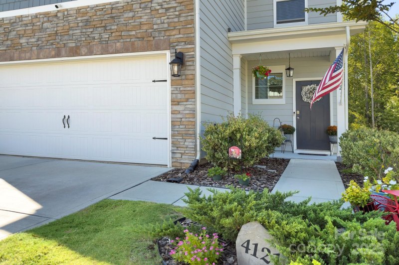 Property image 2 of 4121 Steel Way in Blackstone Bay, Sherrills Ford, NC 28673