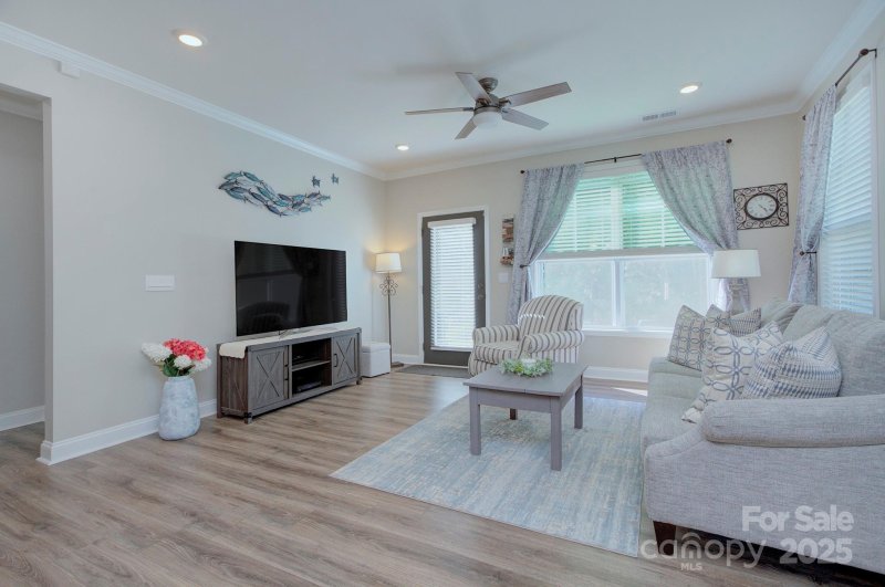 Property image 4 of 4121 Steel Way in Blackstone Bay, Sherrills Ford, NC 28673