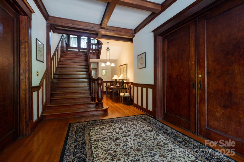 Property image 3 of 509 Clement Avenue in Elizabeth, Charlotte, NC 28204