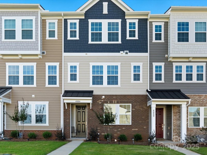 Property image 2 of 4084 Skyboat Circle in Elizabeth, Fort Mill, SC 29715