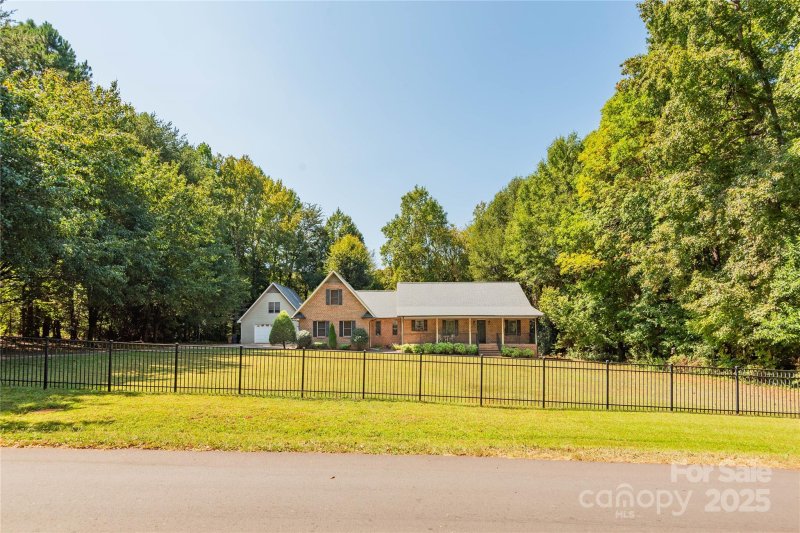 Property image 2 at 1607 Thompson Avenue, Charlotte, NC 28216