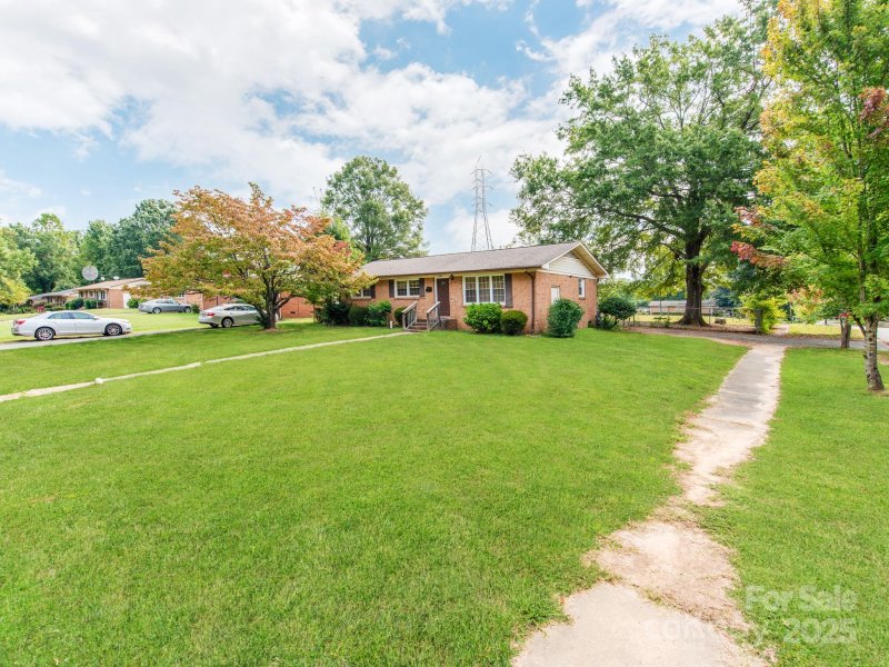 Property image 3 at 1200 Echo Glen Road, Charlotte, NC 28213