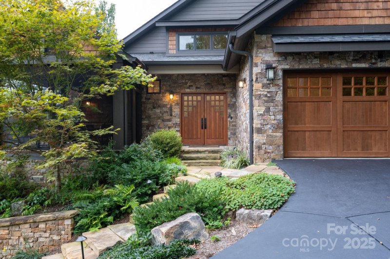 Property image 4 of 16 Faulkner Avenue in Beaucatcher Heights, Asheville, NC 28805