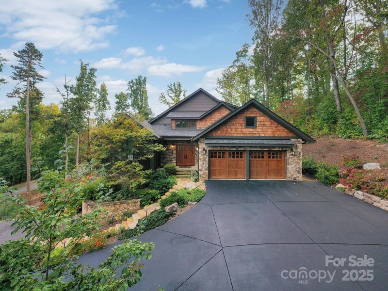 Property image 5 of 16 Faulkner Avenue in Beaucatcher Heights, Asheville, NC 28805