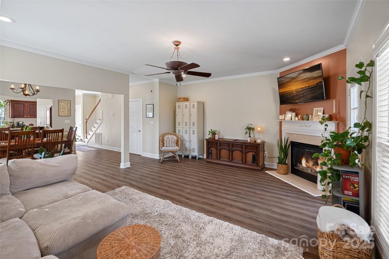 Property image 2 of 653 Camrose Circle in Oakleaf, Concord, NC 28025