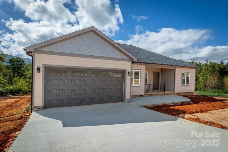 Property image 2 of 2402 Saratoga Run in Belmont, Morganton, NC 28655