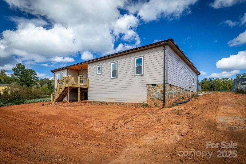 Property image 5 of 2402 Saratoga Run in Belmont, Morganton, NC 28655