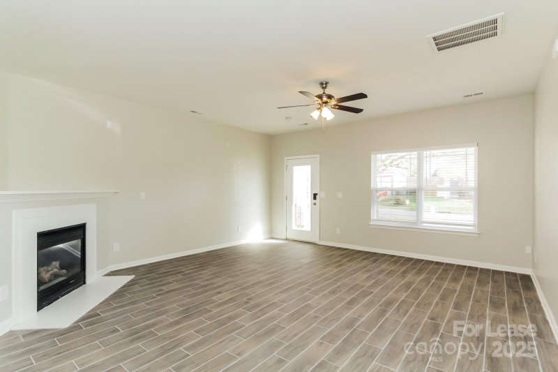 Property image 4 of 5229 Stowe Derby Drive in Stowe Creek, Charlotte, NC 28278