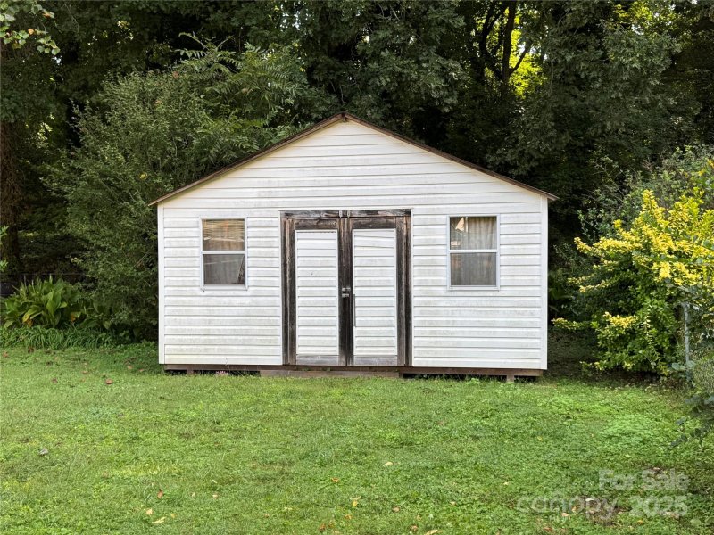 Property image 3 of 1922 Elmwood Drive in Elmwood, Gastonia, NC 28054