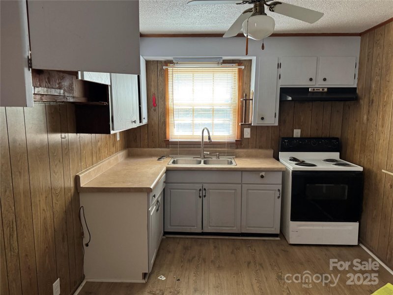 Property image 5 of 1922 Elmwood Drive in Elmwood, Gastonia, NC 28054