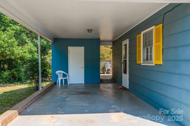 Property image 5 of 3572 Spring Valley Drive in Spring Valley Estates, Newton, NC 28658