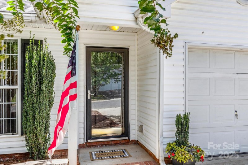 Property image 2 of 837 Settlement Drive in Forest Oaks, Clover, SC 29710