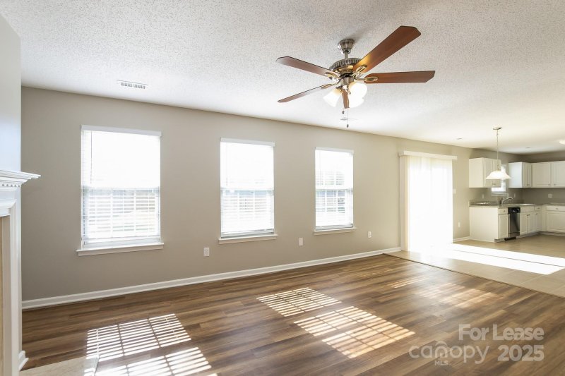 Property image 3 of 6130 Brookfield Pointe Drive in Brookfield, Charlotte, NC 28216