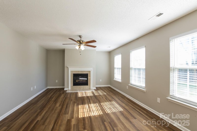 Property image 4 of 6130 Brookfield Pointe Drive in Brookfield, Charlotte, NC 28216