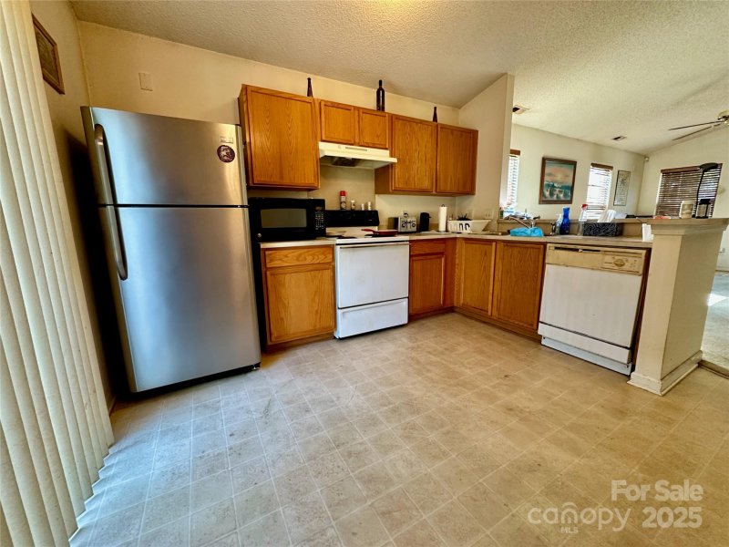 Property image 2 at 2824 Trestle Court, Concord, NC 28025