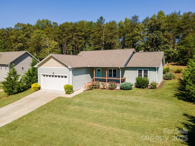 Property image 2 of 2301 Saratoga Run in Belmont, Morganton, NC 28655