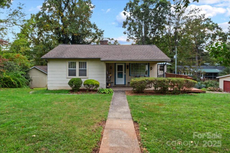 Property image 3 of 36 Mulberry Court in Royal Pines, Arden, NC 28704