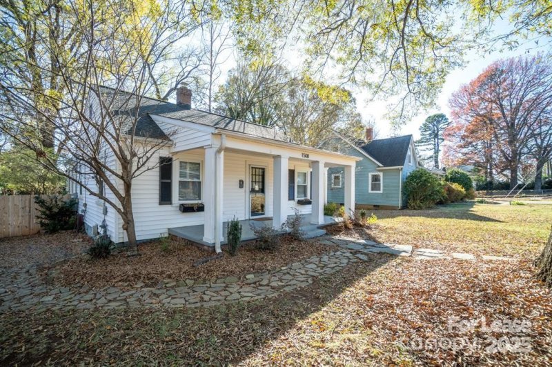 Property image 2 at 1508 Chippendale Road, Charlotte, NC 28205