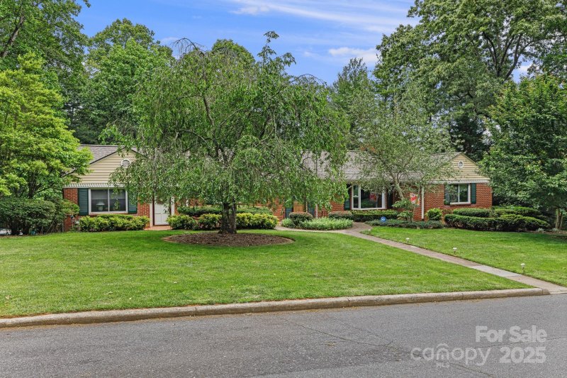 Property image 2 of 4 Dogwood Road in Kimberly Heights, Asheville, NC 28804