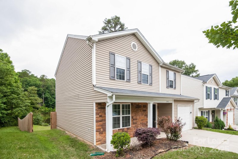 Property image 2 of 5943 Sullins Road in Lakewood Ridge, Charlotte, NC 28214