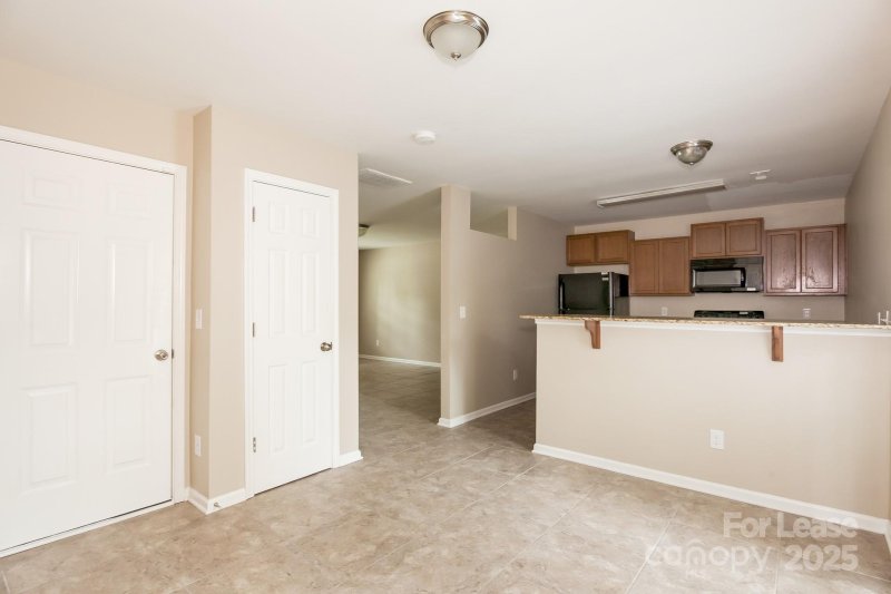 Property image 5 of 5943 Sullins Road in Lakewood Ridge, Charlotte, NC 28214