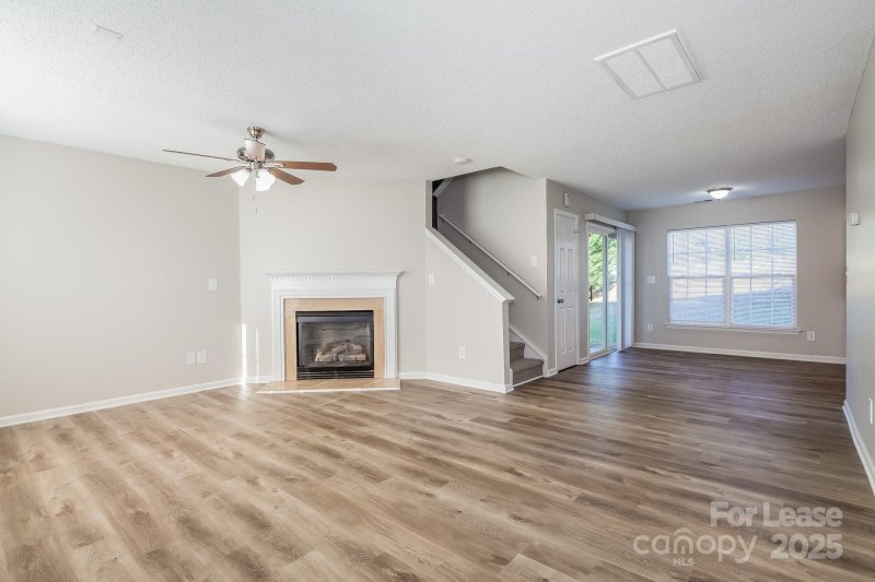 Property image 3 of 6918 Karnak Court in Glenhaven, Charlotte, NC 28216