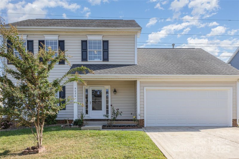 Property image 2 of 9626 Kenneth Glenn Drive in Faires Farm, Charlotte, NC 28213