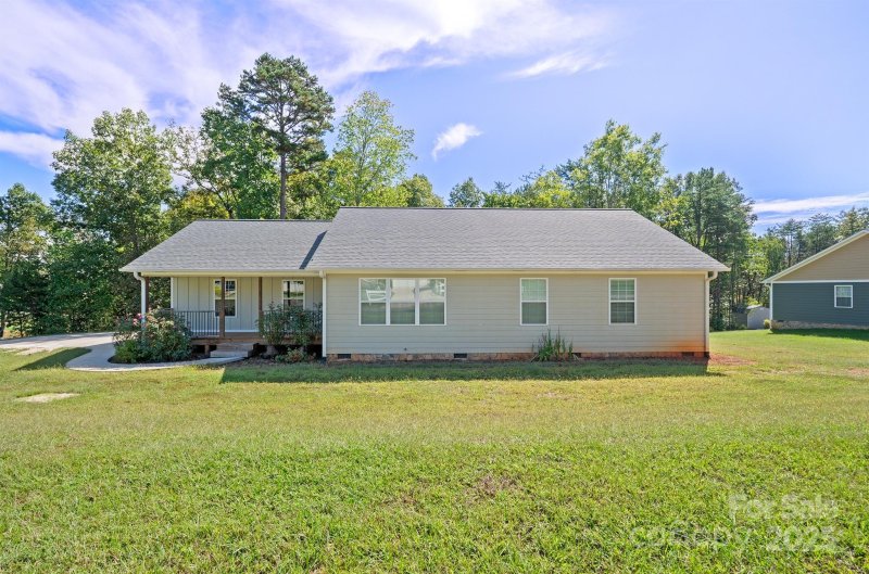 Property image 2 of 4390 Belmont Drive in Belmont, Morganton, NC 28655