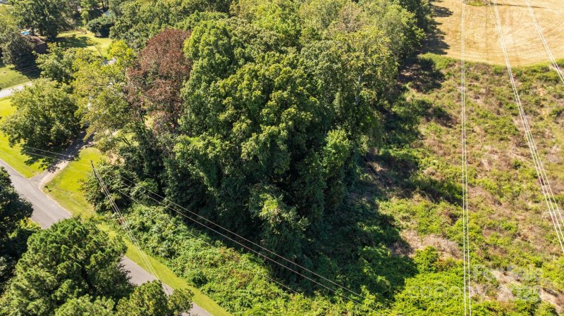 Property image 3 of 933 Kingswood Drive in River Pines, Rock Hill, SC 29732