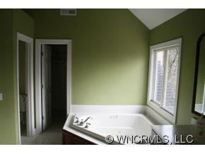 Property image 4 at 128 Hawk Ridge Drive, Asheville, NC 28804