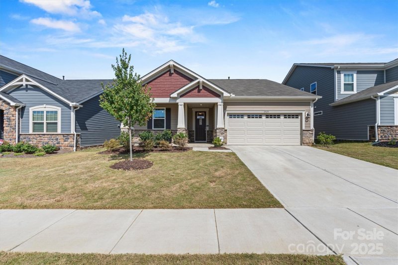 Property image 3 of 2425 Lorelei Terrace in Waxhaw Landing, Monroe, NC 28112