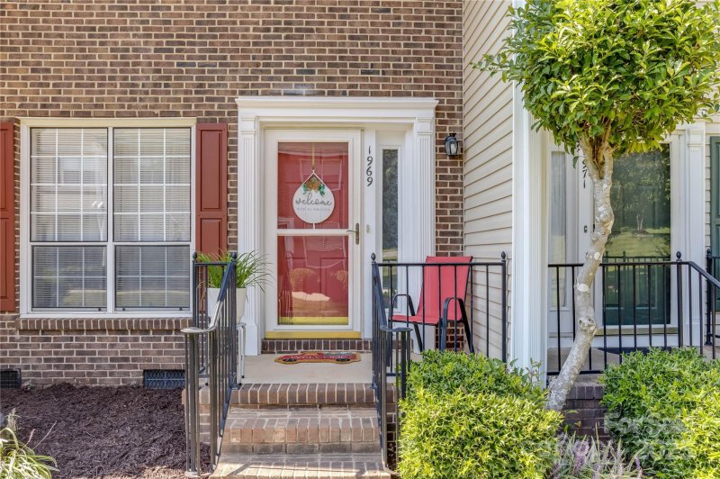 Property image 3 of 1969 Lancer Court in Ferrington Place, Gastonia, NC 28054