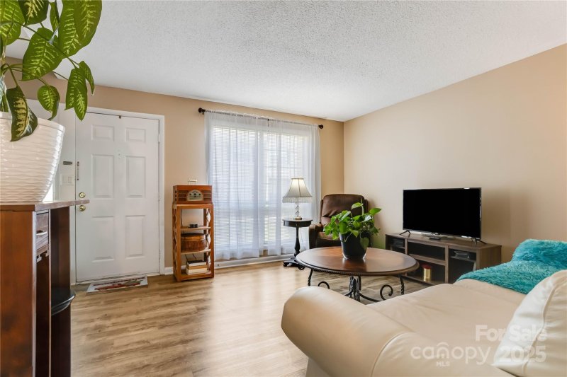 Property image 5 of 1969 Lancer Court in Ferrington Place, Gastonia, NC 28054