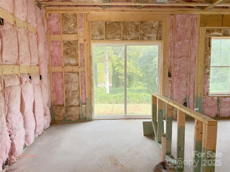 Property image 4 of 1084 Lyndsey Brook Court in Country Crossing, Lincolnton, NC 28092