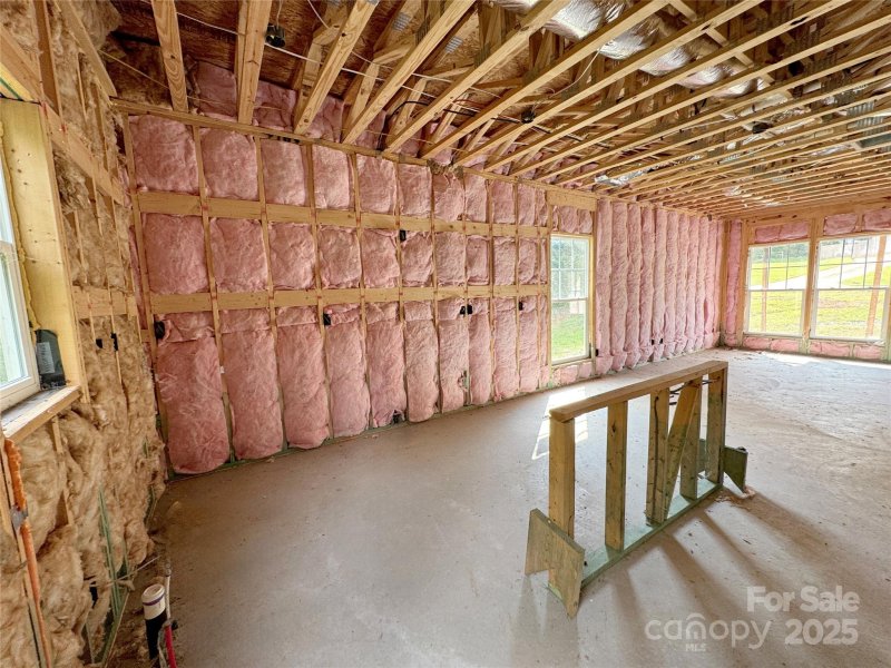 Property image 4 of 1074 Lyndsey Brook Court in Country Crossing, Lincolnton, NC 28092