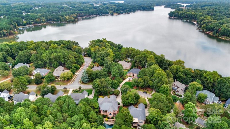 Property image 4 of 204 Whiterock Drive in Stonewater, Mount Holly, NC 28120