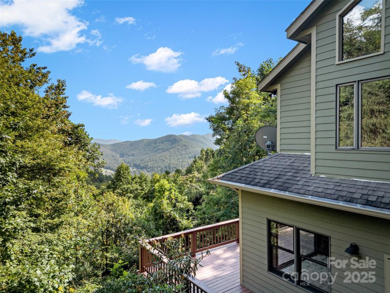 Property image 4 of 1299 Pine Ridge Road in The Woods, Burnsville, NC 28714