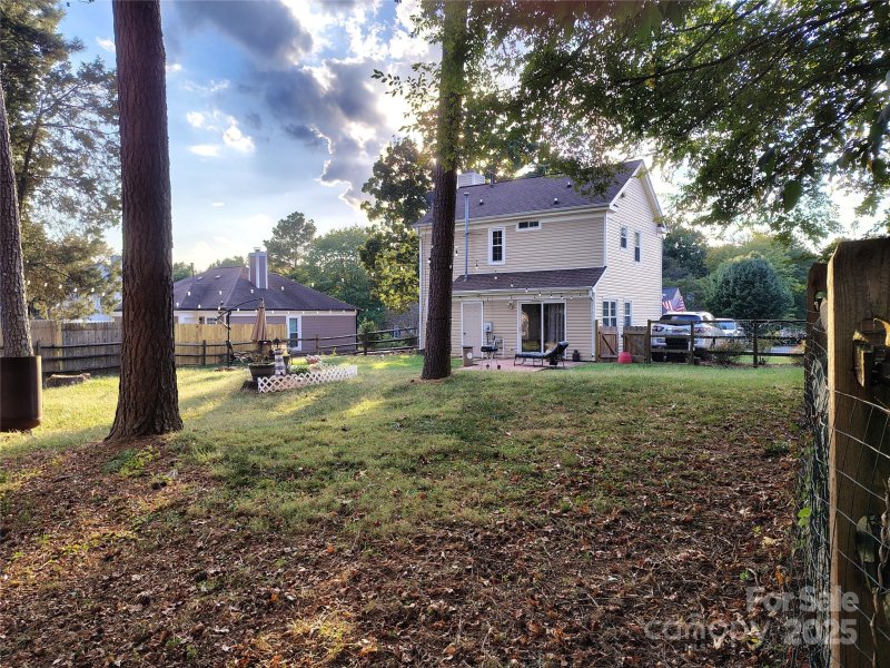 Property image 3 of 7601 Swedish Ivy Lane in Morris Village, Charlotte, NC 28227